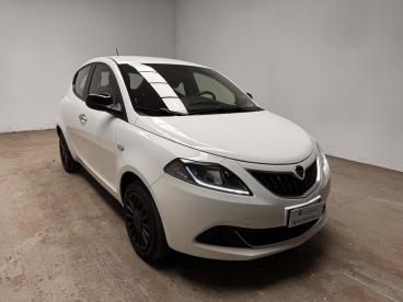 LANCIA CERTIFIED Lancia Ypsilon Iii 2021 1.0 Firefly Hybrid Silver S And S 70cv Usata - City Car Ibrido Bianco - Biella - 2383380_1