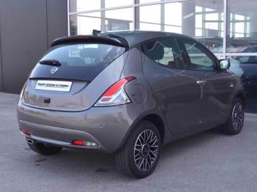 LANCIA CERTIFIED Lancia Ypsilon Iii 2021 1.0 Firefly Hybrid Platino S And S 70cv Usata - City Car Ibrido Grigio - Brescia - 2383381_3