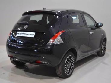 LANCIA CERTIFIED Lancia Ypsilon Iii 2021 1.0 Firefly Hybrid Platino S And S 70cv Usata - City Car Ibrido Nero - Brescia - 2383382_3