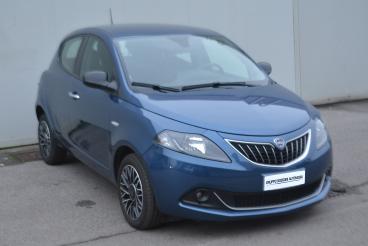 LANCIA CERTIFIED Lancia Ypsilon Iii 2021 1.0 Firefly Hybrid Platino S And S 70cv Usata - City Car Ibrido Blu - Brescia - 2383396_2