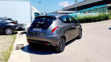 LANCIA CERTIFIED Lancia Ypsilon 1.0 Firefly 70 Cv Start And Amp,stop Hybrid Gold Usata - City Car Ibrido Grigio - Fisciano - 2383441_3