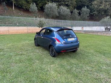 LANCIA CERTIFIED Lancia Ypsilon 1.0 Firefly 70 Cv Start And Amp,stop Hybrid Gold Usata - City Car Ibrido Blu - Fisciano - 2383442_3