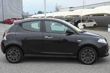 LANCIA CERTIFIED Lancia Ypsilon 1.2 69 Cv 5 Porte S And S Platinum Usata - City Car Benzina Nero - Carmagnola - 2384402_4