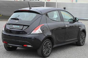 LANCIA CERTIFIED Lancia Ypsilon 1.2 69 Cv 5 Porte S And S Platinum Usata - City Car Benzina Nero - Carmagnola - 2384402_5