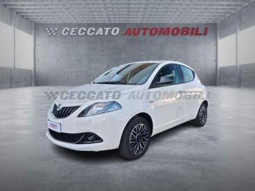 LANCIA CERTIFIED Lancia Ypsilon 1.0 Firefly Hybrid Platino S And S 70cv Usata - City Car Ibrido Bianco - Bassano Del Grappa - 2385024_1
