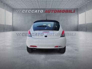 LANCIA CERTIFIED Lancia Ypsilon 1.0 Firefly Hybrid Platino S And S 70cv Usata - City Car Ibrido Bianco - Bassano Del Grappa - 2385024_5