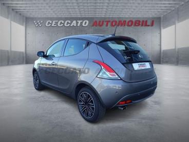 LANCIA CERTIFIED Lancia Ypsilon 1.0 Firefly Hybrid Gold S And S 70cv Usata - City Car Ibrido Grigio - Bassano Del Grappa - 2385499_3