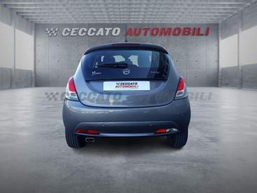 LANCIA CERTIFIED Lancia Ypsilon 1.0 Firefly Hybrid Gold S And S 70cv Usata - City Car Ibrido Grigio - Bassano Del Grappa - 2385499_5