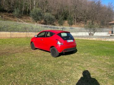 LANCIA CERTIFIED Lancia Ypsilon 1.0 70cv Hybrid Silver Usata - City Car Ibrido Rosso - Fisciano - 2386085_4