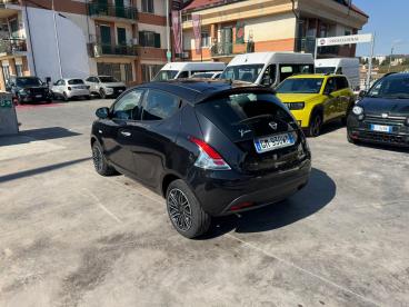 LANCIA CERTIFIED Lancia Ypsilon Ypsilon1.0 70 Cv S And Amp,s Hybrid Silver Plus Usata - City Car Ibrido Nero - Fisciano - 2386088_3