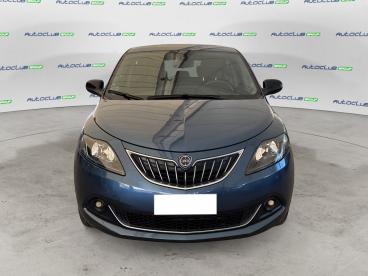 LANCIA CERTIFIED Lancia Ypsilon Iii 2021 1.0 Firefly Hybrid Platino S And S 70cv Usata - City Car Ibrido Blu - Bari - 2386096_2