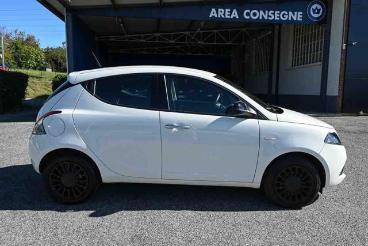 LANCIA CERTIFIED Lancia Ypsilon 1.0 Firefly 5 Porte S And S Hybrid Silver Usata - City Car Ibrido Bianco - Carmagnola - 2386583_4
