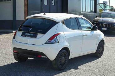 LANCIA CERTIFIED Lancia Ypsilon 1.0 Firefly 5 Porte S And S Hybrid Silver Usata - City Car Ibrido Bianco - Carmagnola - 2386583_5