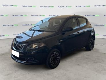 LANCIA CERTIFIED Lancia Ypsilon Iii 2021 1.0 Firefly Hybrid Platino S And S 70cv Usata - City Car Ibrido Nero - Bari - 2387729_1