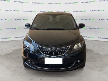 LANCIA CERTIFIED Lancia Ypsilon Iii 2021 1.0 Firefly Hybrid Platino S And S 70cv Usata - City Car Ibrido Nero - Bari - 2387729_2