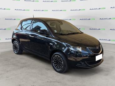 LANCIA CERTIFIED Lancia Ypsilon Iii 2021 1.0 Firefly Hybrid Platino S And S 70cv Usata - City Car Ibrido Nero - Bari - 2387729_3