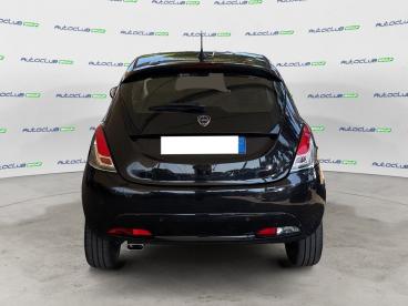 LANCIA CERTIFIED Lancia Ypsilon Iii 2021 1.0 Firefly Hybrid Platino S And S 70cv Usata - City Car Ibrido Nero - Bari - 2387729_5