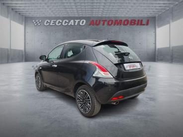 LANCIA CERTIFIED Lancia Ypsilon 1.0 Firefly Hybrid Gold S And S 70cv 5p.ti Usata - City Car Ibrido Nero - Bassano Del Grappa - 2387848_3