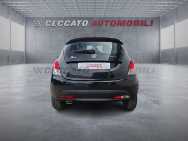 LANCIA CERTIFIED Lancia Ypsilon 1.0 Firefly Hybrid Gold S And S 70cv 5p.ti Usata - City Car Ibrido Nero - Bassano Del Grappa - 2387848_5