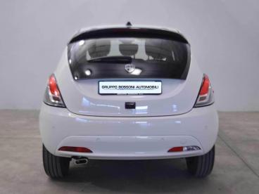 LANCIA CERTIFIED Lancia Ypsilon Iii 2021 1.0 Firefly Hybrid Platino S And S 70cv Usata - City Car Ibrido Bianco - Brescia - 2388431_4