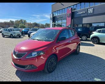 LANCIA CERTIFIED Lancia Ypsilon Iii 1.0 Firefly Hybrid Gold S And S 70cv Usata - City Car Ibrido Rosso - Massarosa - 2388861_3