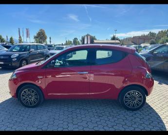 LANCIA CERTIFIED Lancia Ypsilon Iii 1.0 Firefly Hybrid Gold S And S 70cv Usata - City Car Ibrido Rosso - Massarosa - 2388861_4