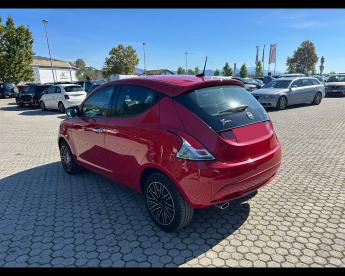 LANCIA CERTIFIED Lancia Ypsilon Iii 1.0 Firefly Hybrid Gold S And S 70cv Usata - City Car Ibrido Rosso - Massarosa - 2388861_5