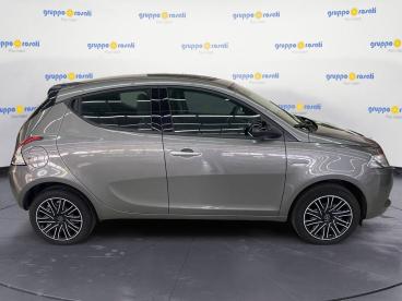 LANCIA CERTIFIED Lancia Ypsilon Iii 2011 1.0 Firefly Hybrid Gold S And S 70cv Usata - City Car Ibrido Grigio - Roma - 2389796_2