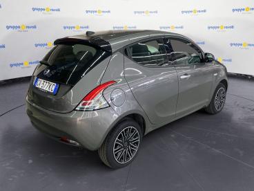 LANCIA CERTIFIED Lancia Ypsilon Iii 2011 1.0 Firefly Hybrid Gold S And S 70cv Usata - City Car Ibrido Grigio - Roma - 2389796_3