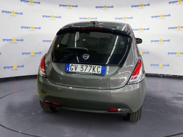 LANCIA CERTIFIED Lancia Ypsilon Iii 2011 1.0 Firefly Hybrid Gold S And S 70cv Usata - City Car Ibrido Grigio - Roma - 2389796_4