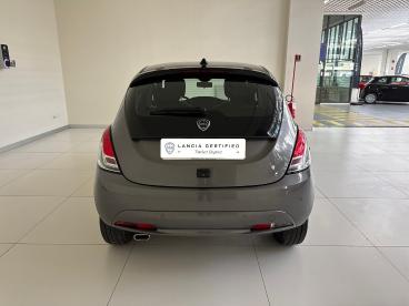 LANCIA CERTIFIED Lancia Ypsilon 1.0 Firefly 70cv Hybrid Platino Usata - City Car Ibrido Grigio - Roma - 2389844_5