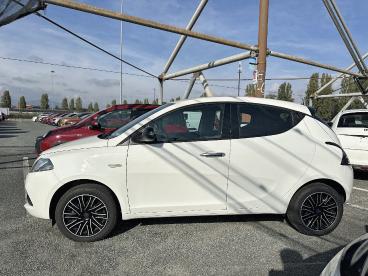 SPOTICAR Lancia Ypsilon 1.0 Firefly 70cv Hybrid Oro Usata - City Car Ibrido Bianco - Torino - 1002390210_4