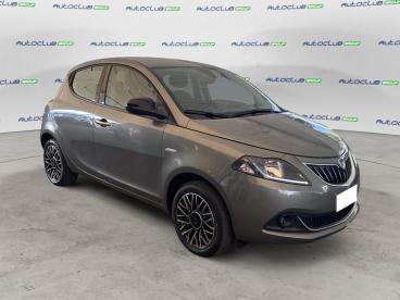 LANCIA CERTIFIED Lancia Ypsilon Iii 2021 1.0 Firefly Hybrid Platino S And S 70cv Usata - City Car Ibrido Grigio - Bari - 2390610_3