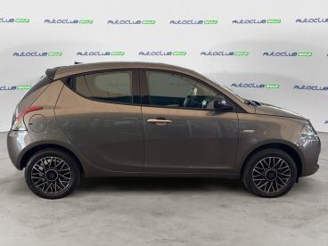 LANCIA CERTIFIED Lancia Ypsilon Iii 2021 1.0 Firefly Hybrid Platino S And S 70cv Usata - City Car Ibrido Grigio - Bari - 2390610_4