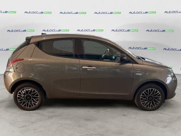 LANCIA CERTIFIED Lancia Ypsilon Iii 2021 1.0 Firefly Hybrid Platino S And S 70cv Usata - City Car Ibrido Grigio - Bari - 2390611_3