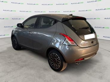 LANCIA CERTIFIED Lancia Ypsilon Iii 2021 1.0 Firefly Hybrid Platino S And S 70cv Usata - City Car Ibrido Grigio - Bari - 2390611_5