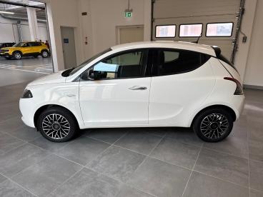 LANCIA CERTIFIED Lancia Ypsilon 1.0 Firefly 70cv Hybrid Platino Usata - City Car Ibrido Bianco - Roma - 2390723_4