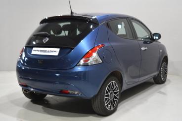 LANCIA CERTIFIED Lancia Ypsilon Iii 2021 1.0 Firefly Hybrid Platino S And S 70cv Usata - City Car Ibrido Blu - Brescia - 2390836_3