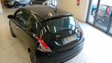 LANCIA CERTIFIED Lancia Ypsilon Ypsilon1.0 70 Cv S And Amp,s Hybrid Silver Plus Usata - City Car Ibrido Nero - Fisciano - 2390869_3