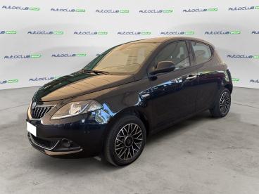 LANCIA CERTIFIED Lancia Ypsilon Iii 2021 1.0 Firefly Hybrid Platino S And S 70cv Usata - City Car Ibrido Nero - Bari - 2391288_1