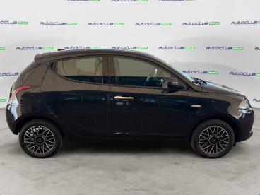 LANCIA CERTIFIED Lancia Ypsilon Iii 2021 1.0 Firefly Hybrid Platino S And S 70cv Usata - City Car Ibrido Nero - Bari - 2391288_4