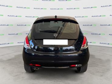 LANCIA CERTIFIED Lancia Ypsilon Iii 2021 1.0 Firefly Hybrid Platino S And S 70cv Usata - City Car Ibrido Nero - Bari - 2391288_5