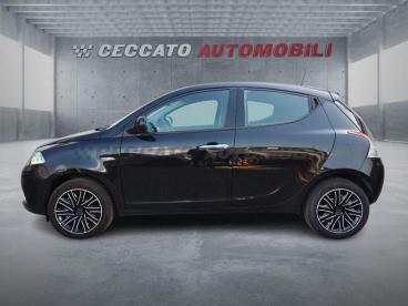 LANCIA CERTIFIED Lancia Ypsilon 1.0 Firefly Hybrid Gold S And S 70cv 5p.ti Usata - City Car Ibrido Nero - Bassano Del Grappa - 2391650_2