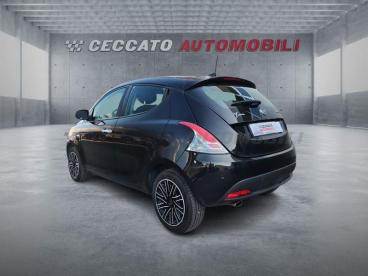 LANCIA CERTIFIED Lancia Ypsilon 1.0 Firefly Hybrid Gold S And S 70cv 5p.ti Usata - City Car Ibrido Nero - Bassano Del Grappa - 2391650_3