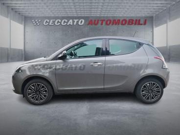 LANCIA CERTIFIED Lancia Ypsilon 1.0 Firefly Hybrid Gold S And S 70cv 5p.ti Usata - City Car Ibrido Grigio - Bassano Del Grappa - 2391652_2