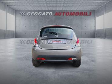 LANCIA CERTIFIED Lancia Ypsilon 1.0 Firefly Hybrid Gold S And S 70cv 5p.ti Usata - City Car Ibrido Grigio - Bassano Del Grappa - 2391652_5