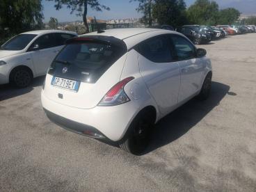 LANCIA CERTIFIED Lancia Ypsilon 1.0 Firefly 70 Cv Start And Amp,stop Hybrid Gold Usata - City Car Ibrido Bianco - Fisciano - 2391680_3