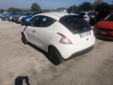 LANCIA CERTIFIED Lancia Ypsilon 1.0 Firefly 70 Cv Start And Amp,stop Hybrid Gold Usata - City Car Ibrido Bianco - Fisciano - 2391680_4