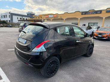 LANCIA CERTIFIED Lancia Ypsilon 1.0 Firefly Hybrid Silver S And Amp,s 70cv Usata - City Car Ibrido Nero - Fisciano - 2392001_4