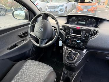 LANCIA CERTIFIED Lancia Ypsilon 1.0 Firefly Hybrid Silver S And Amp,s 70cv Usata - City Car Ibrido Nero - Fisciano - 2392001_5